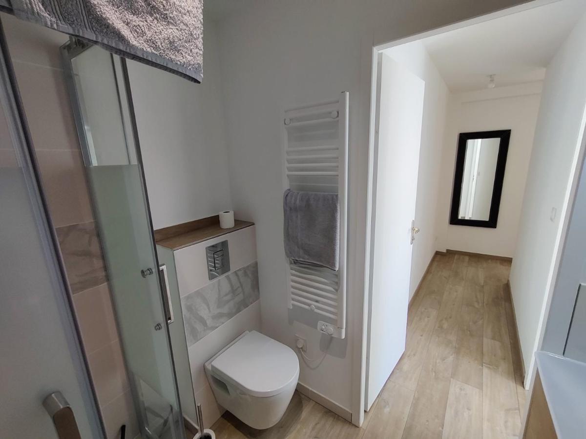 Appartement T3 Plume Hyper Centre D'Ernée Exterior photo